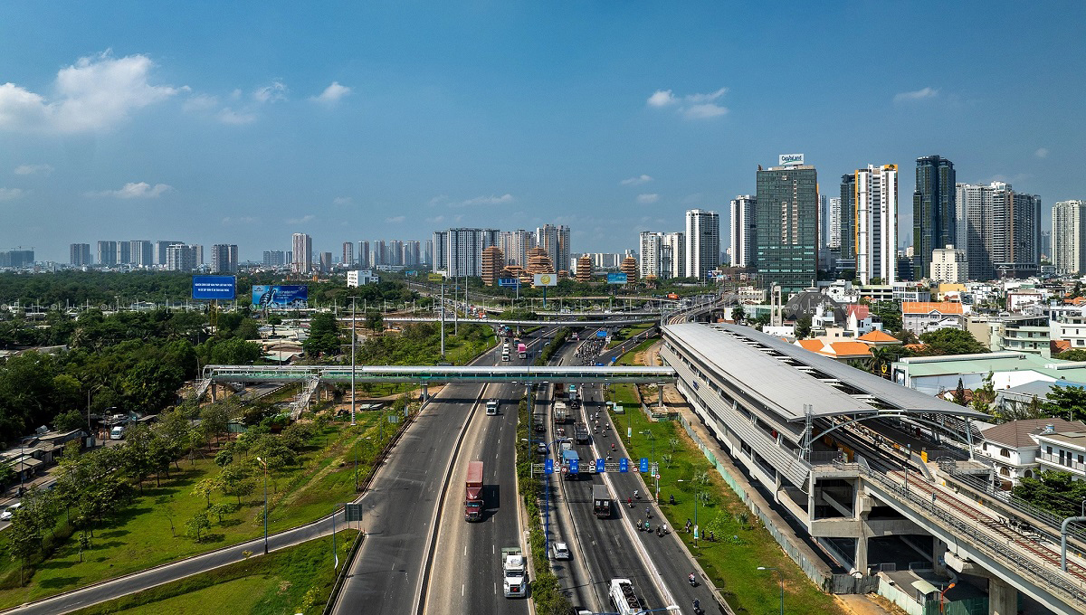 Eaton Park có vị trí cách ga Rạch Chiếc tuyến Metro số 1 chỉ 1km